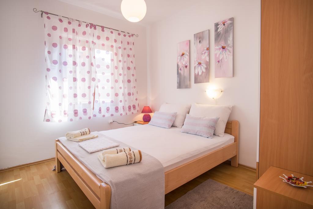 Apartments Iva Krk Town Exterior foto